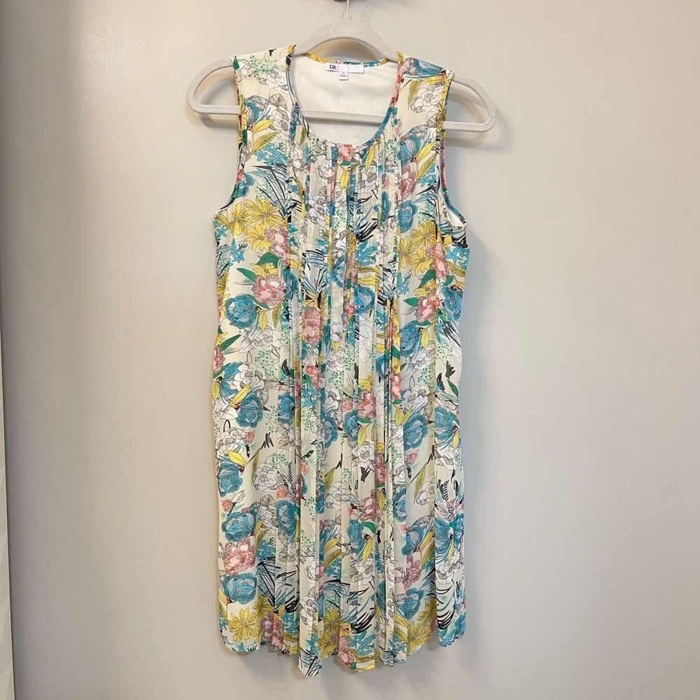 DR2 Women Dress Small Floral Lining Sleeveless Pleated Chiffon Dress